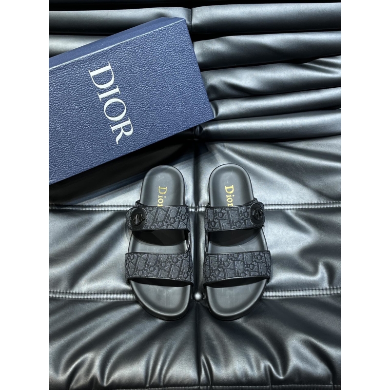 ch**an D*or slippers